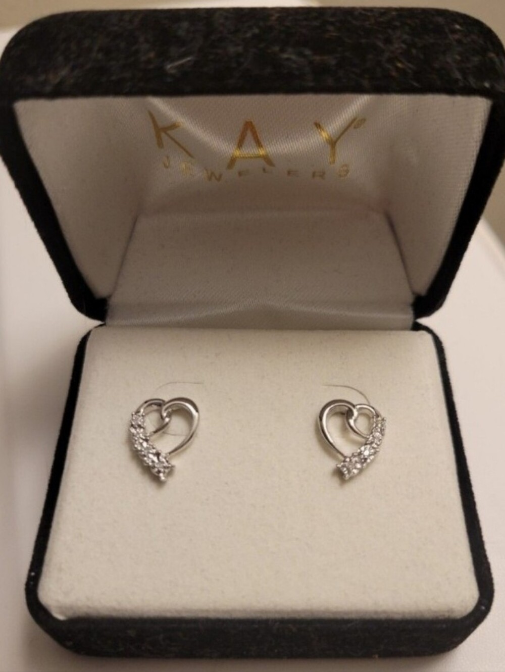 NIB KAY JEWELERS WHITE TOPAZ HEART EARRINGS 925 SILVER